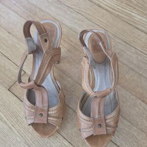 Frye Women's Tan Leather Open-Toe Slingback Mules